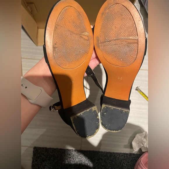 Stuart Weitzman style sandals. - Picture 6 of 6